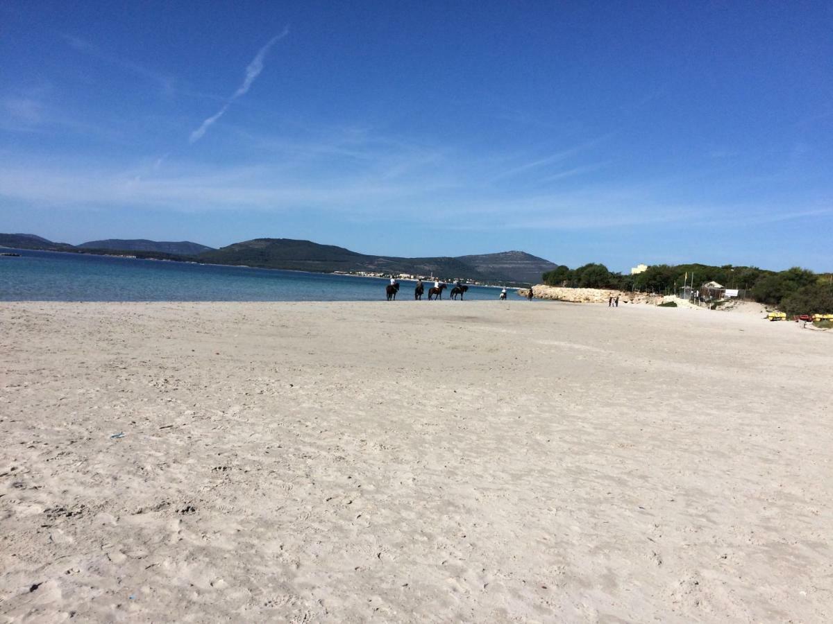Appartamento Fronte Spiaggia Lido Alghero Exterior photo